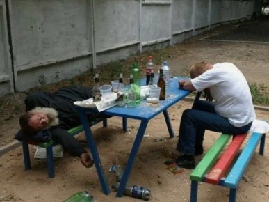 Как социальная среда формирует наше восприятие манер