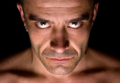 Как распознать, что нарцисс не испытывает к вам любви